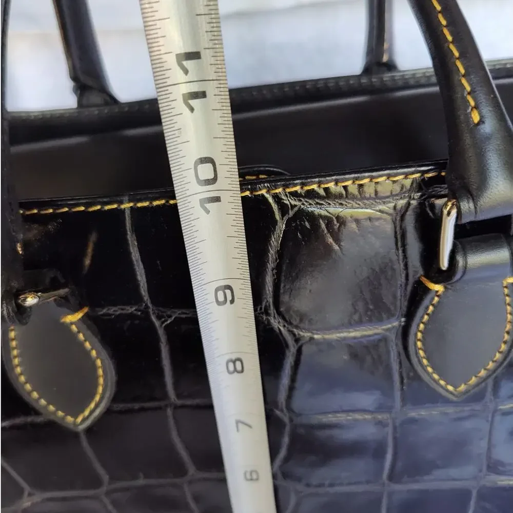 Dooney & Bourke by closure