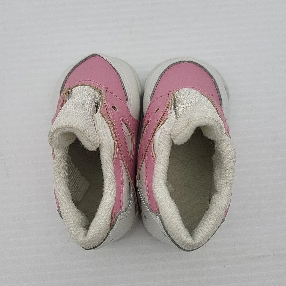 The Unbranded Brand no laces