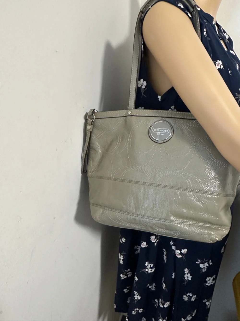 Coach Patent Signature Leather Shoulder Bag Purse
