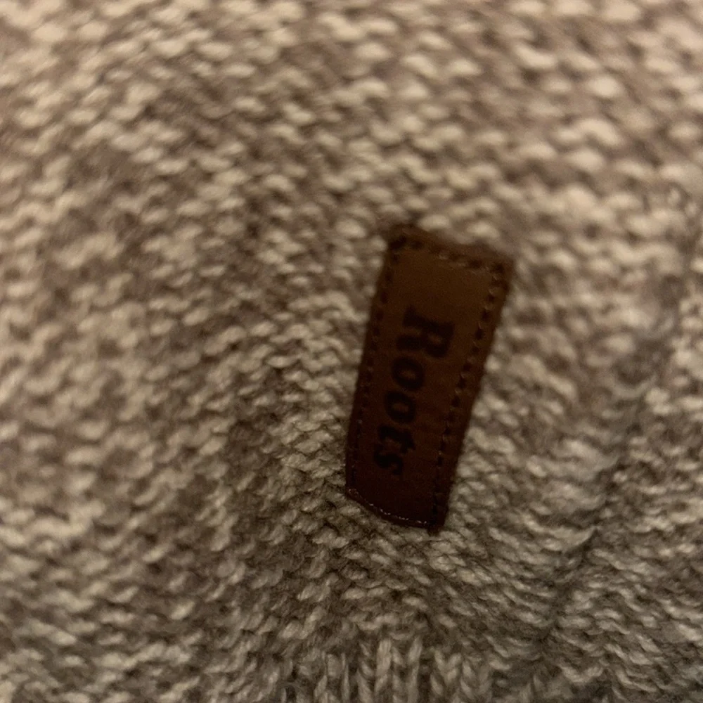 Roots canada tan