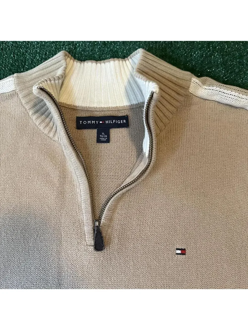 Tommy Hilfiger size large