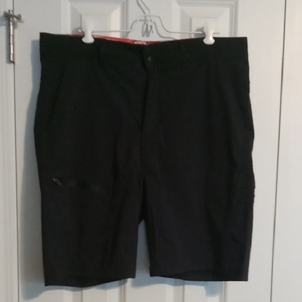 Men's Black Riptide Cargo Shorts