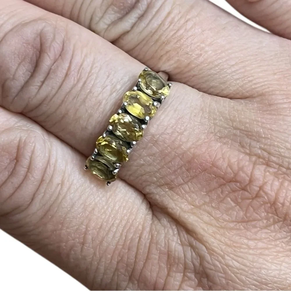 925 Sterling Silver this gorgeous