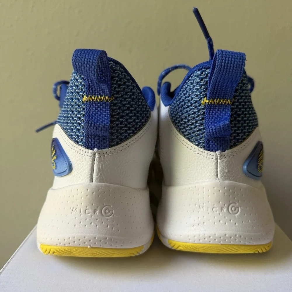 Under Armour brand new