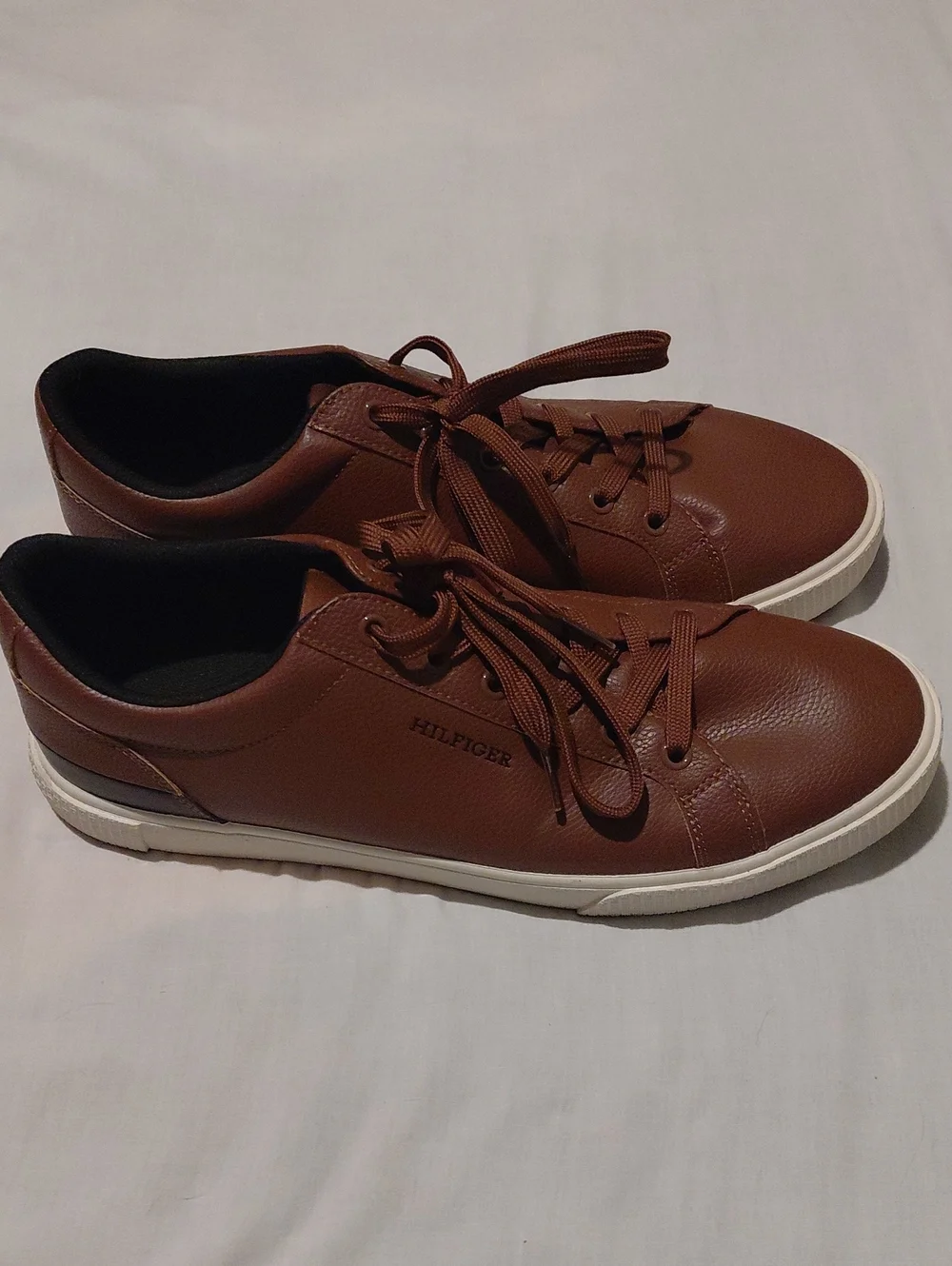 Tommy Hilfiger collar footbed worn