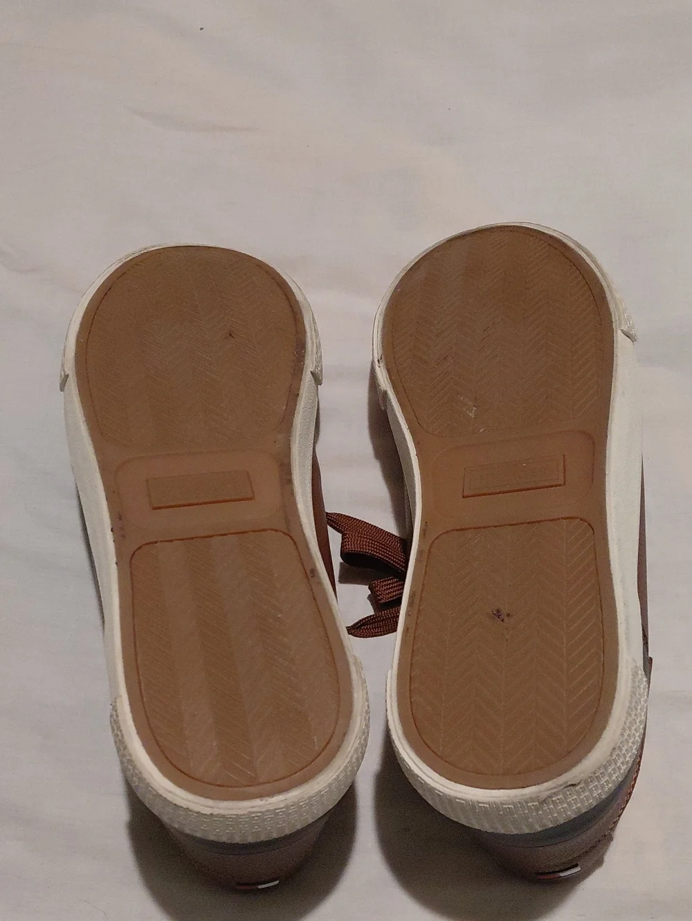 Tommy Hilfiger white design
