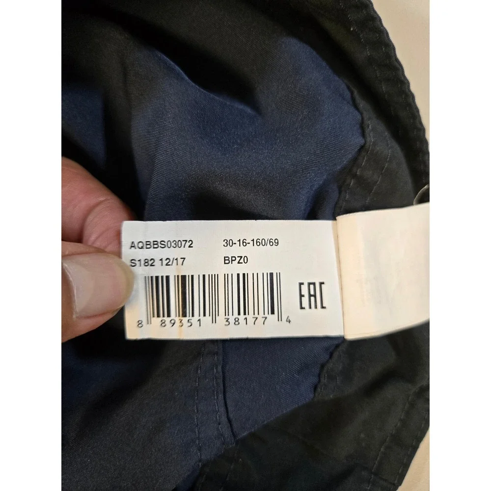 Quiksilver wear shorts