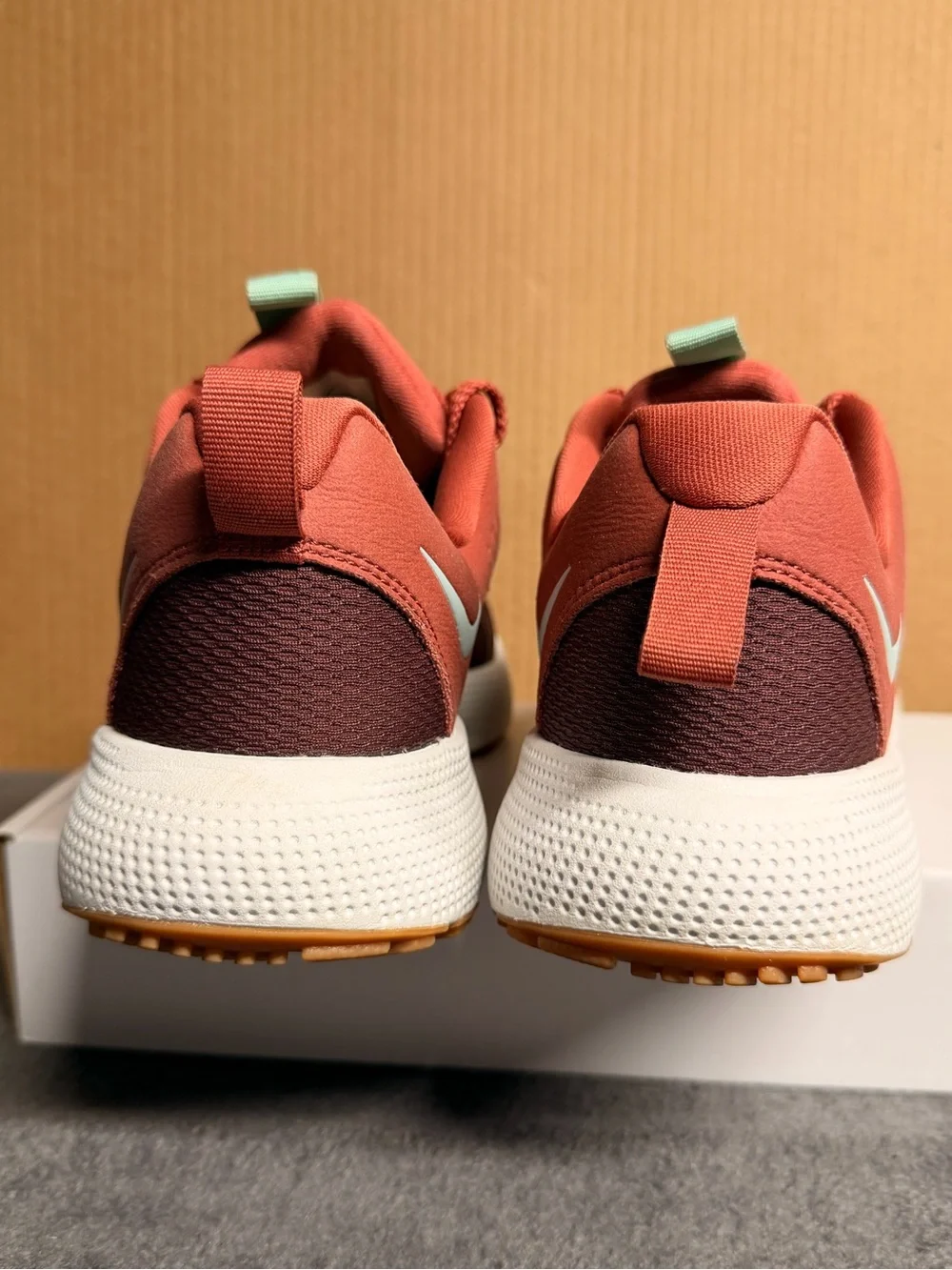 Nike excellent see