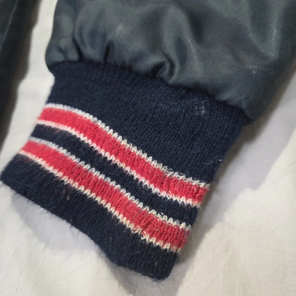 West Wind cuff snap excellent