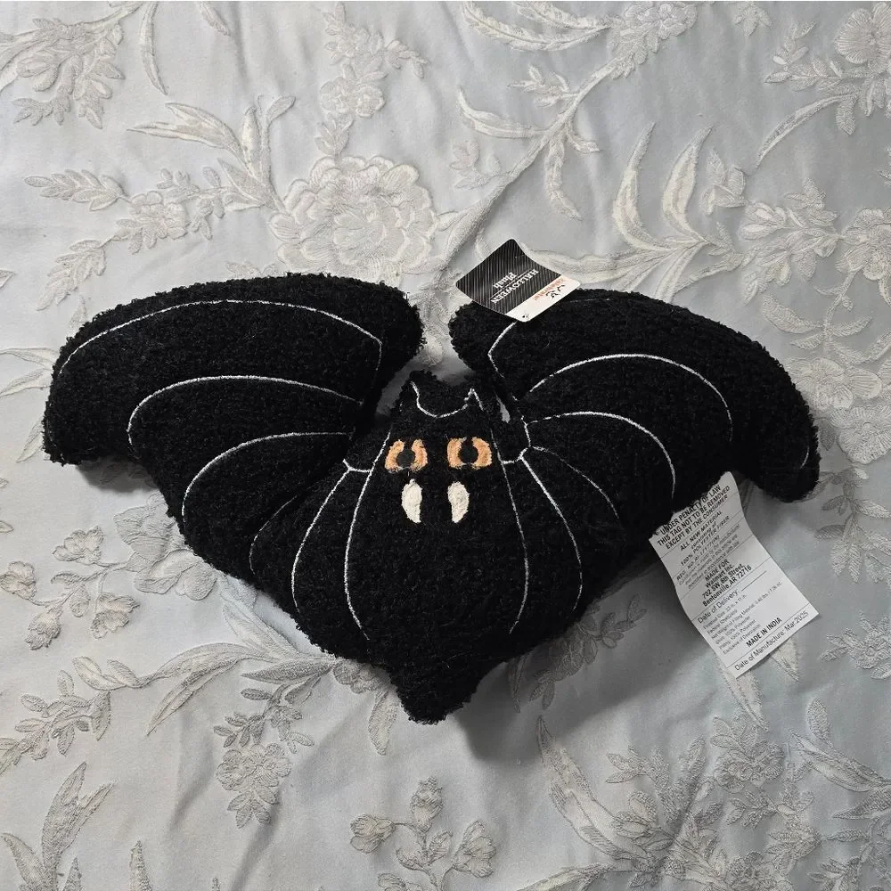 Nwt Decorative Halloween Boucle Bat Pillow, 22