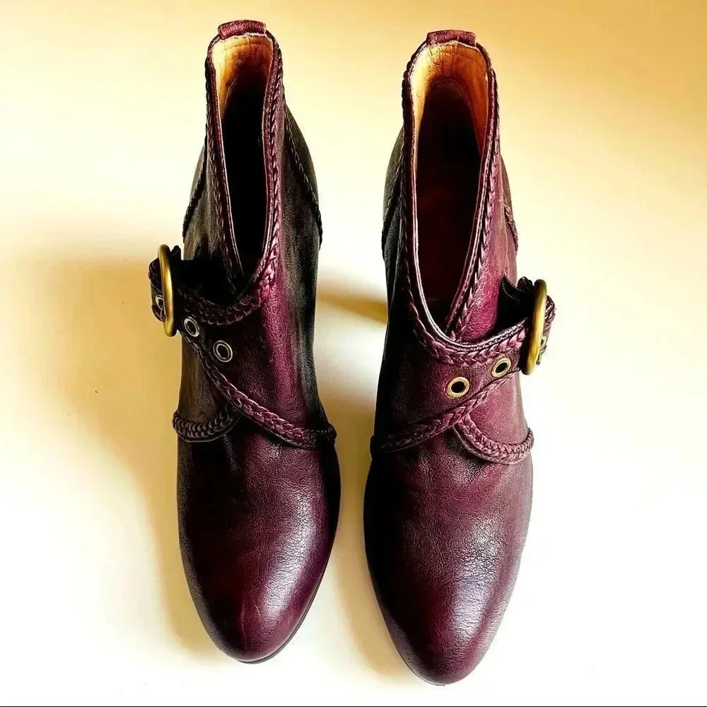 Frye pre loved