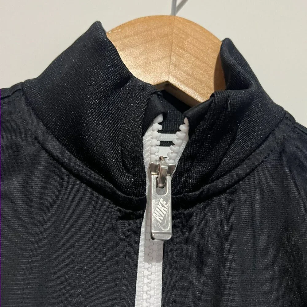 Nike Boy's Futura Tricot Jacket Boys 6-7 Full Zip Spellout Black White