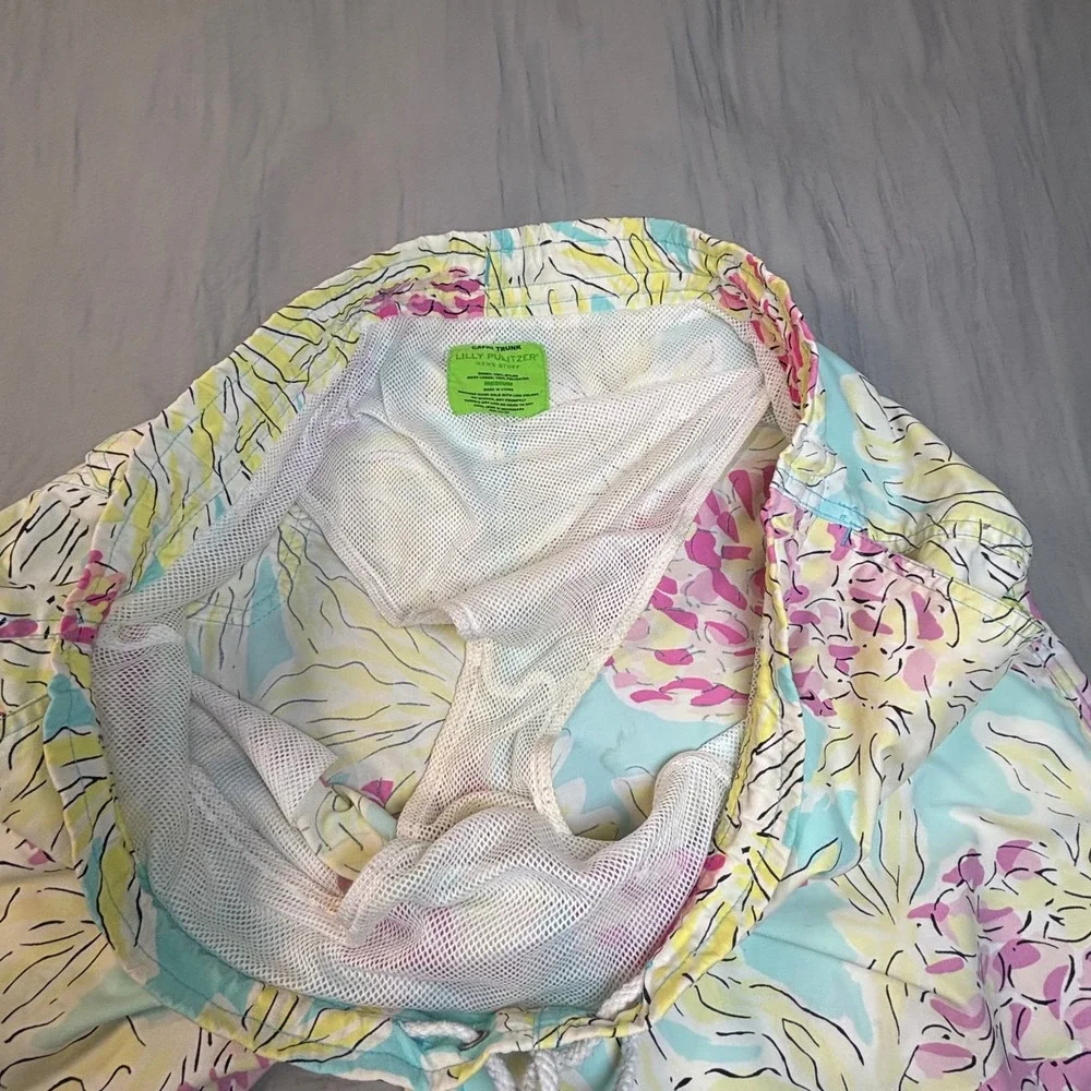 Lilly Pulitzer men medium