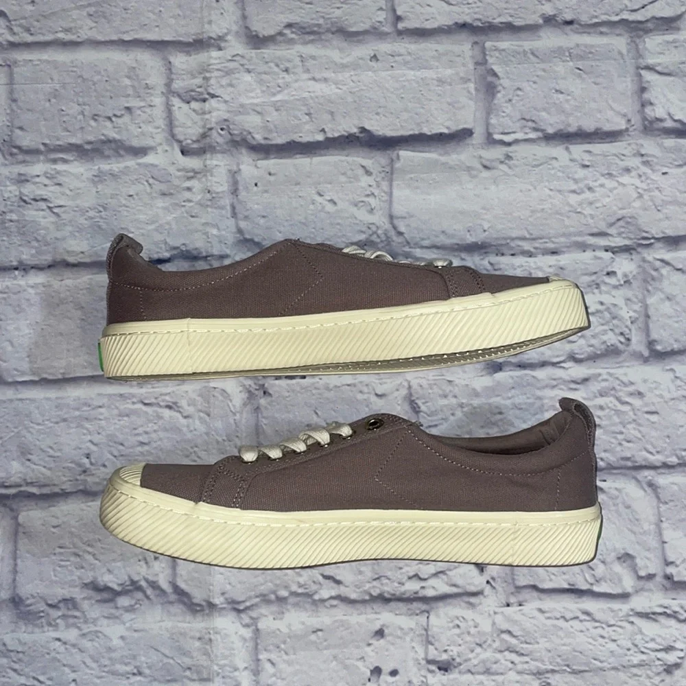 Cariuma soles wear