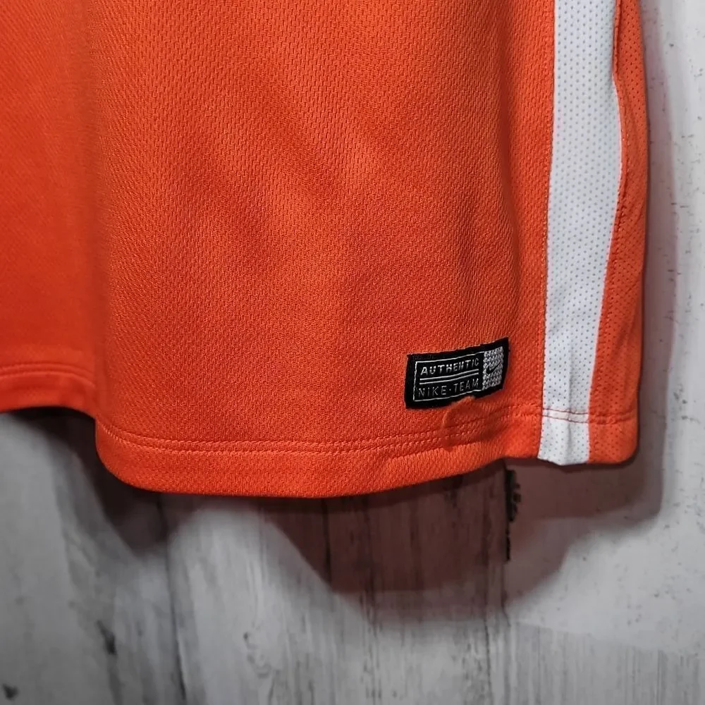NWOT Nike Challenge Jersey