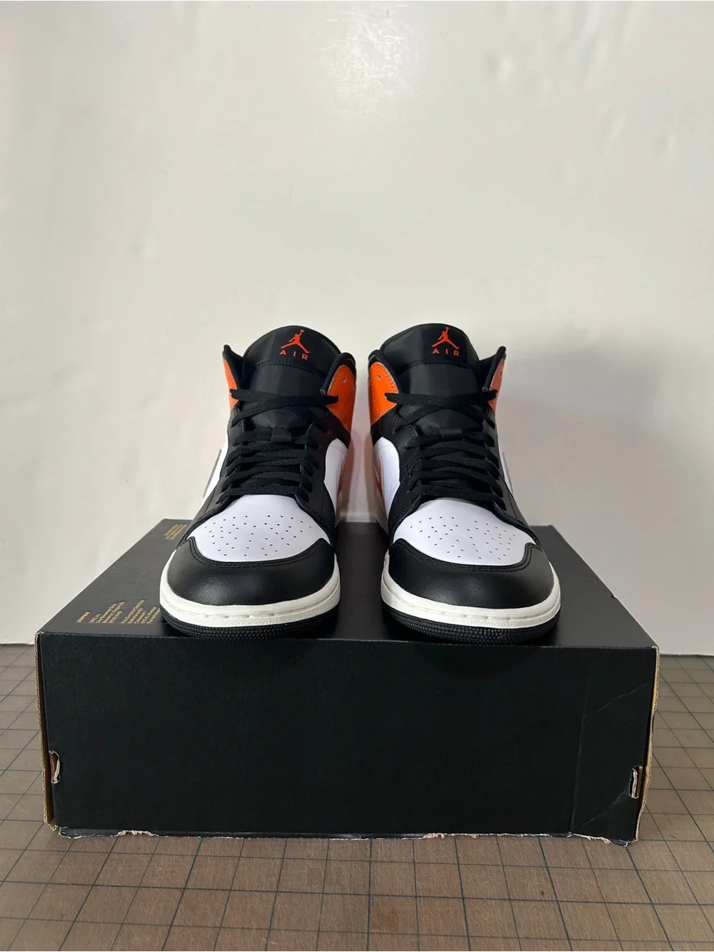 Jordan mid ‘black