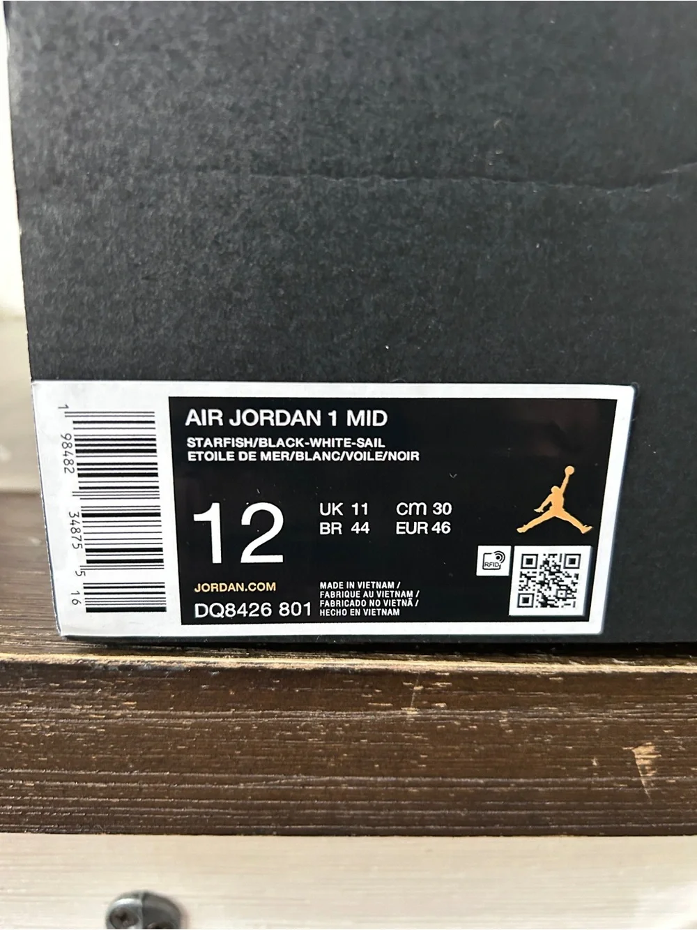 Jordan mid ‘black