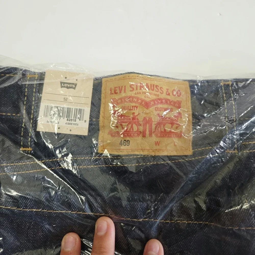 NEW Levi 469 Jean Shorts Men's Size 52 Loose Fit 100% Cotton Dark Wash NWT