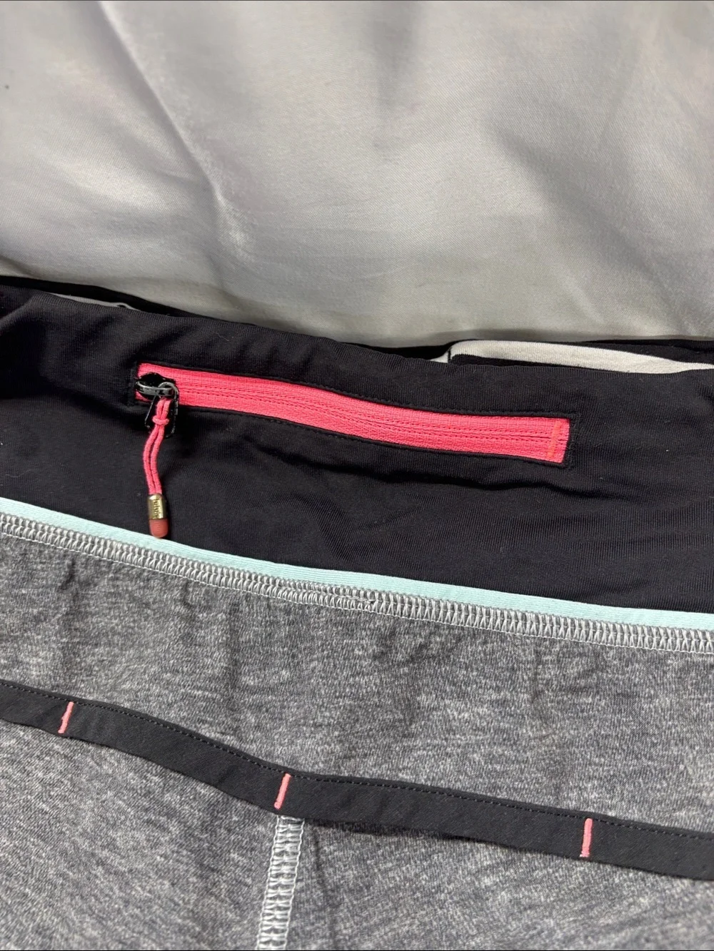 lululemon athletica sporty find stretchy