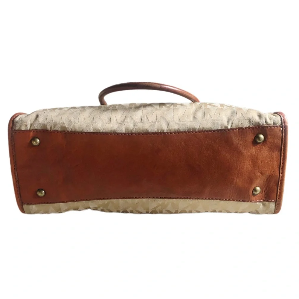 Michael Kors tan mk
