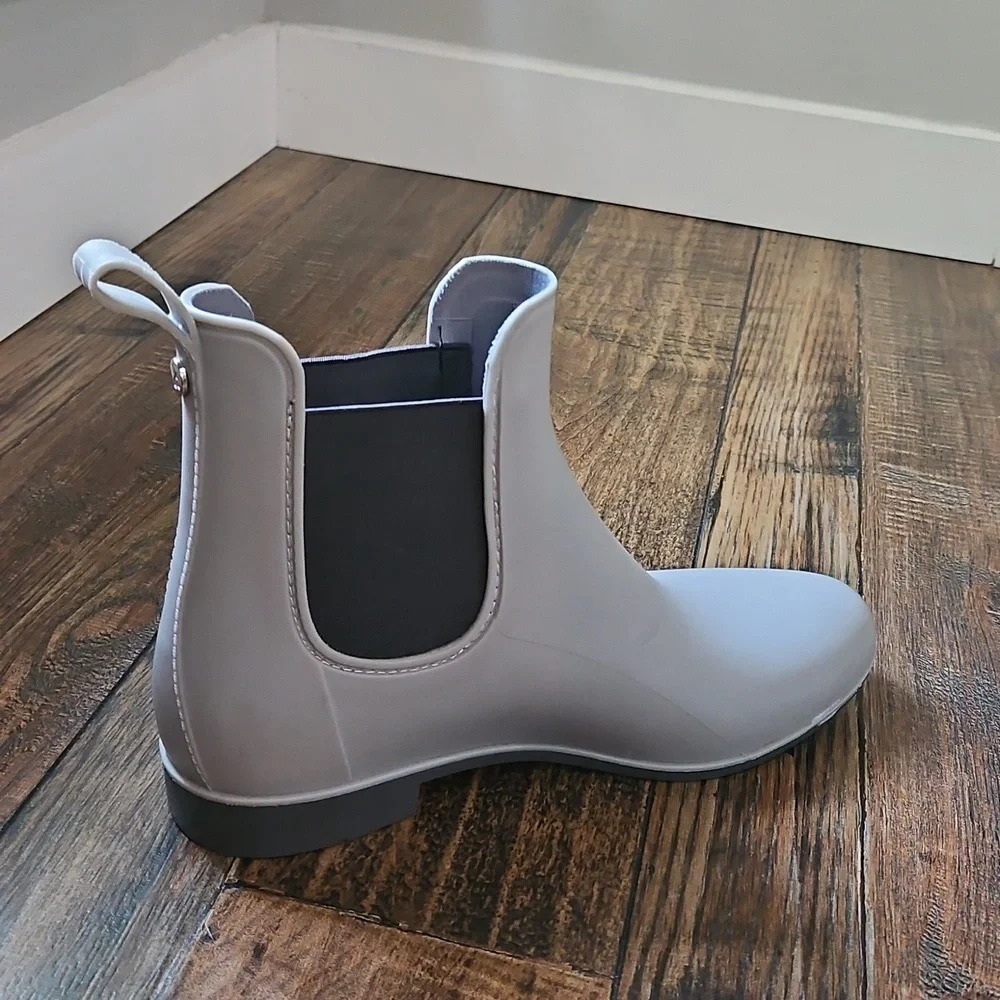 Sam Edleman Women's Gray‎ Waterproof Rain Boots / Ankle Boots. Size 10
