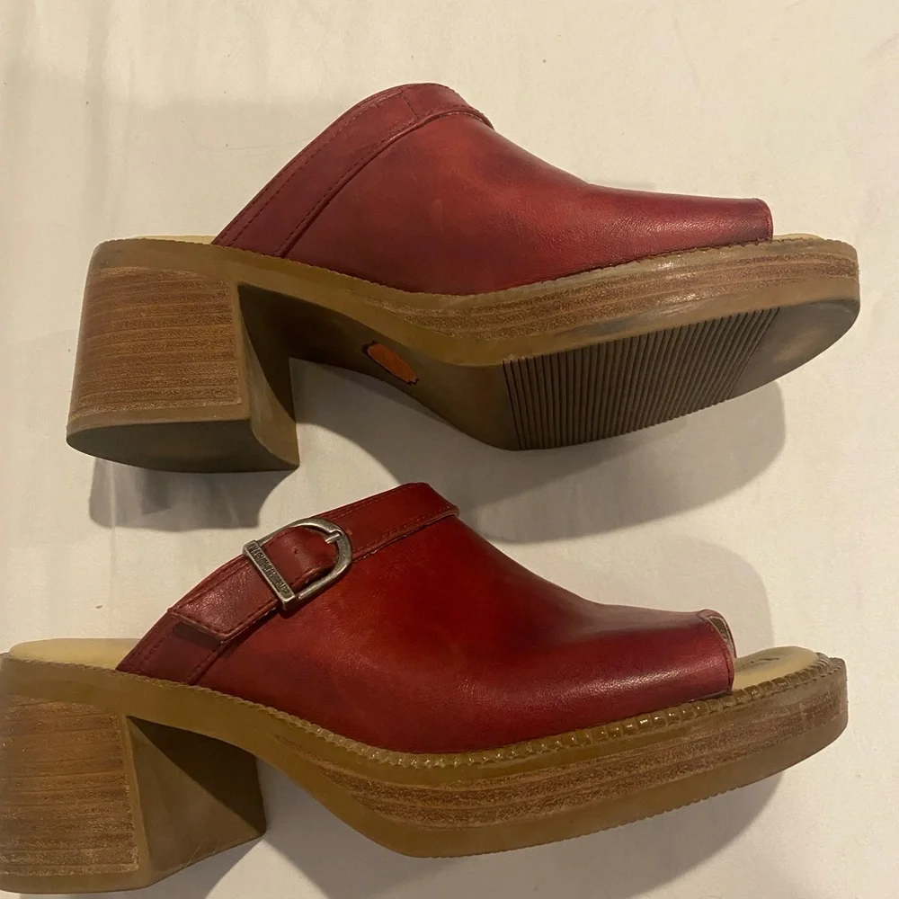 Harley-Davidson vintage burgundy