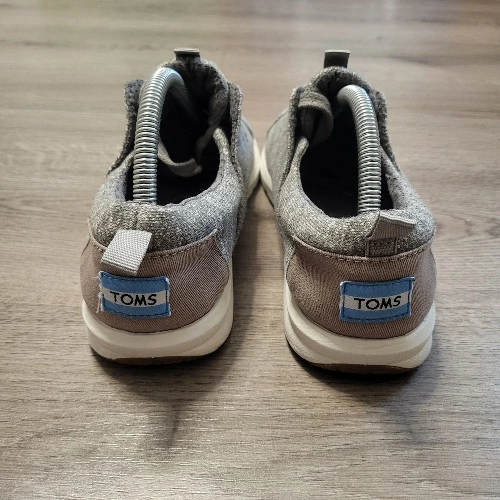 Toms women size