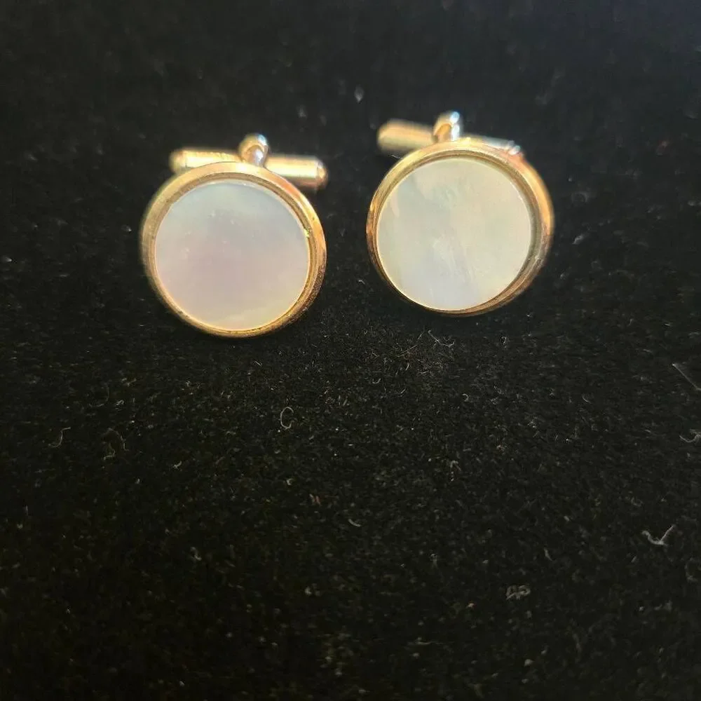 Vintage Gold Tone Mother of Pearl Cuff links