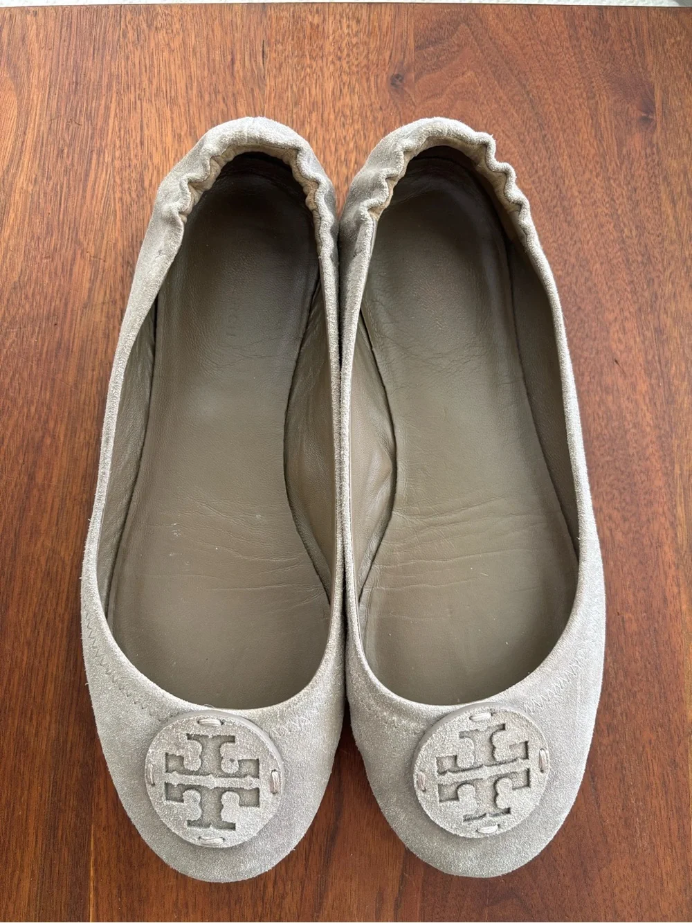 Tory Burch Minnie Suede Travel Ballet Flats in Rocky Pebble