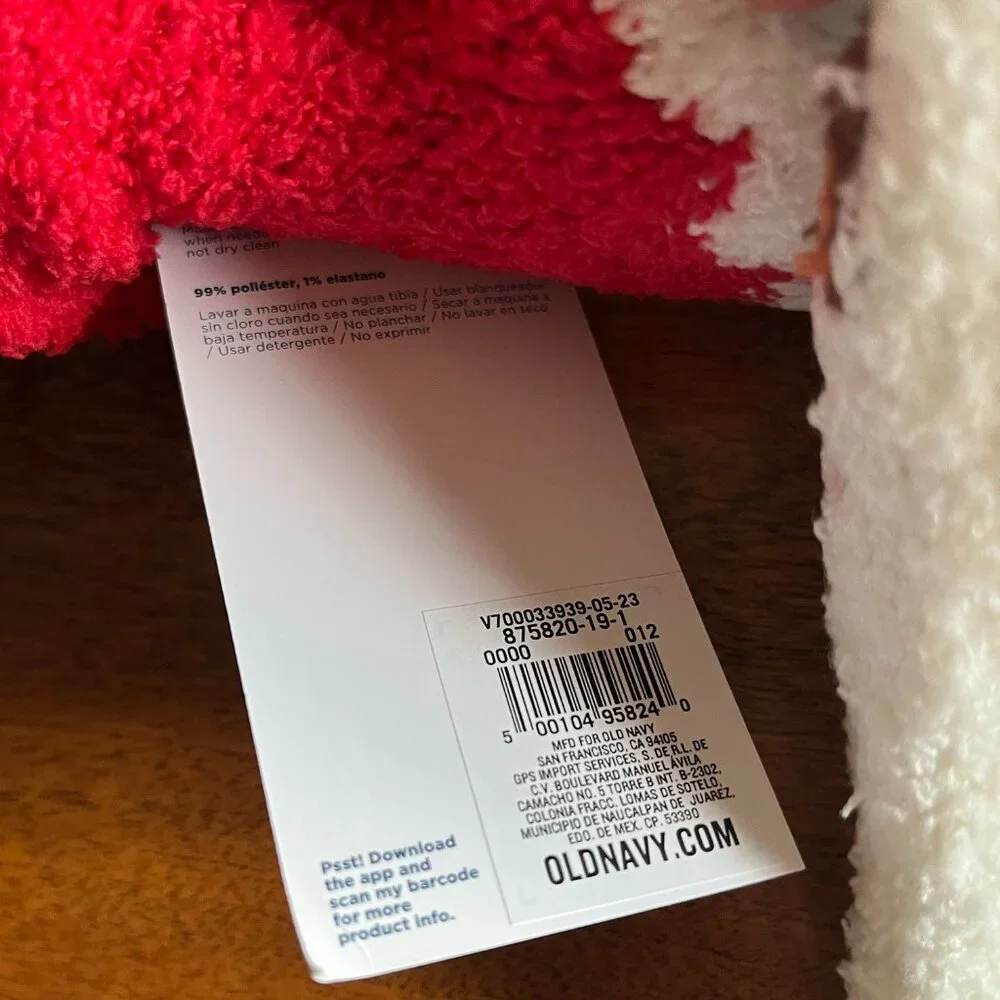 Old Navy women's Santa cozy socks NWT