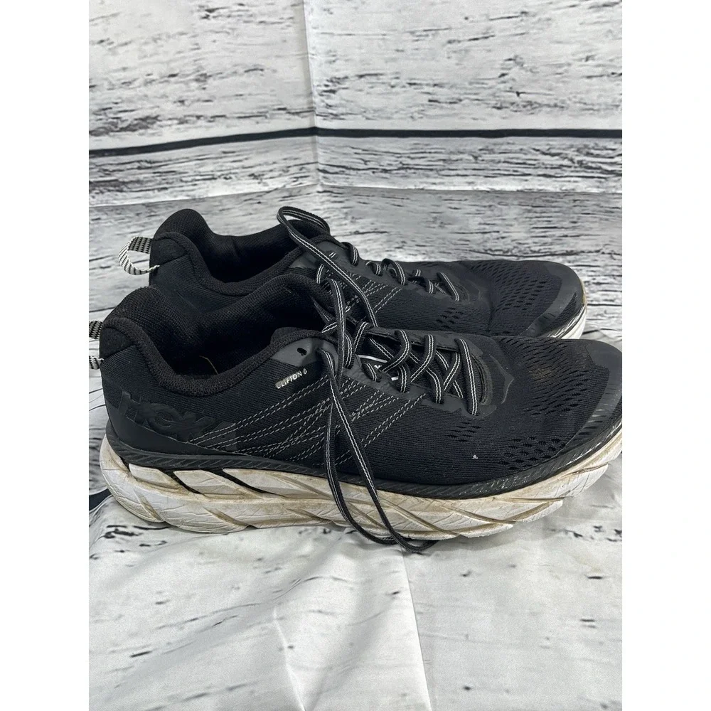 Hoka One One preowned good