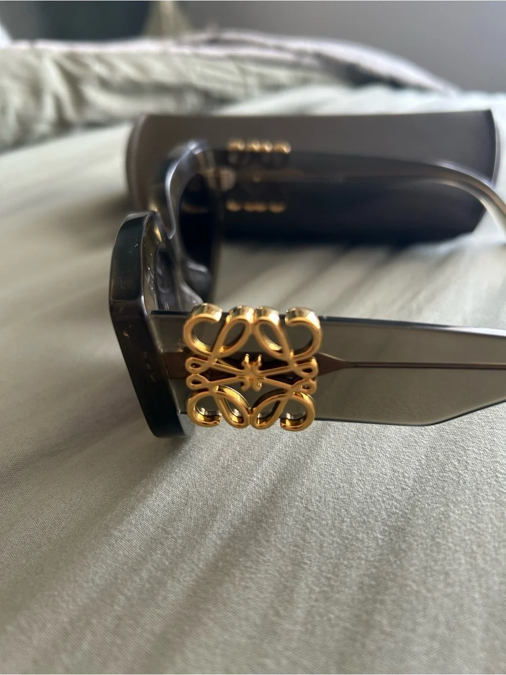 Loewe green “anagram”