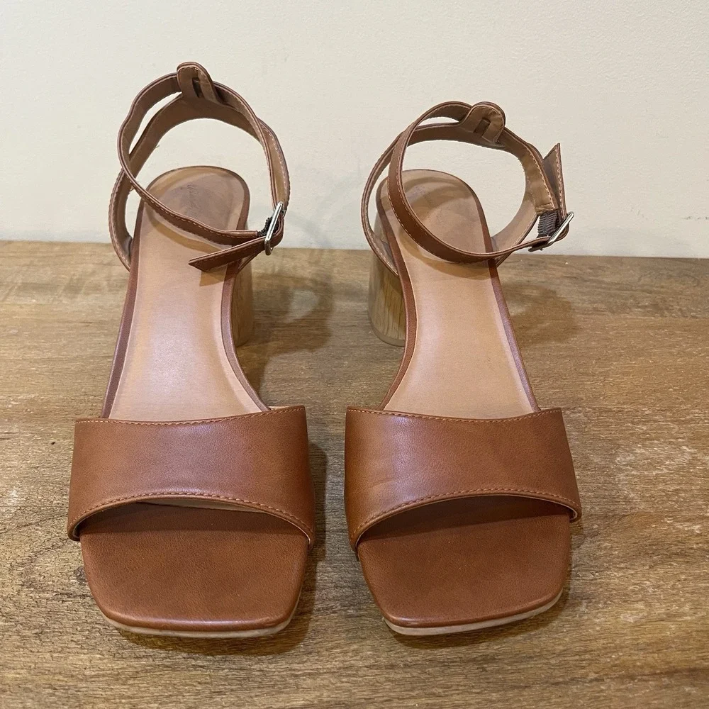 Universal Thread Block Heel Sandals Womens Size 12 Cognac Saddle‎ Ankle Strap