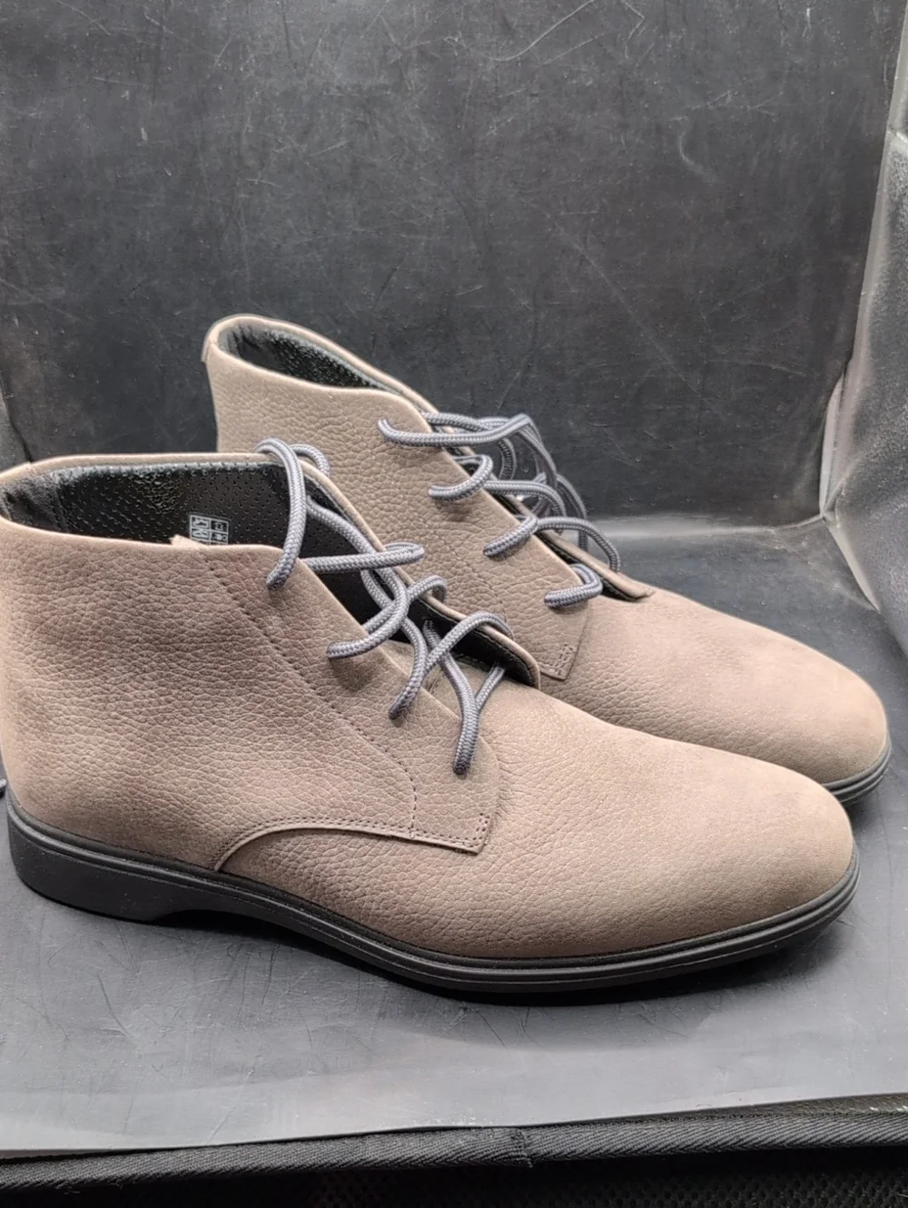 Amberjack The Chukka Steel Gray Men's Nubuck Leather  size 9.5