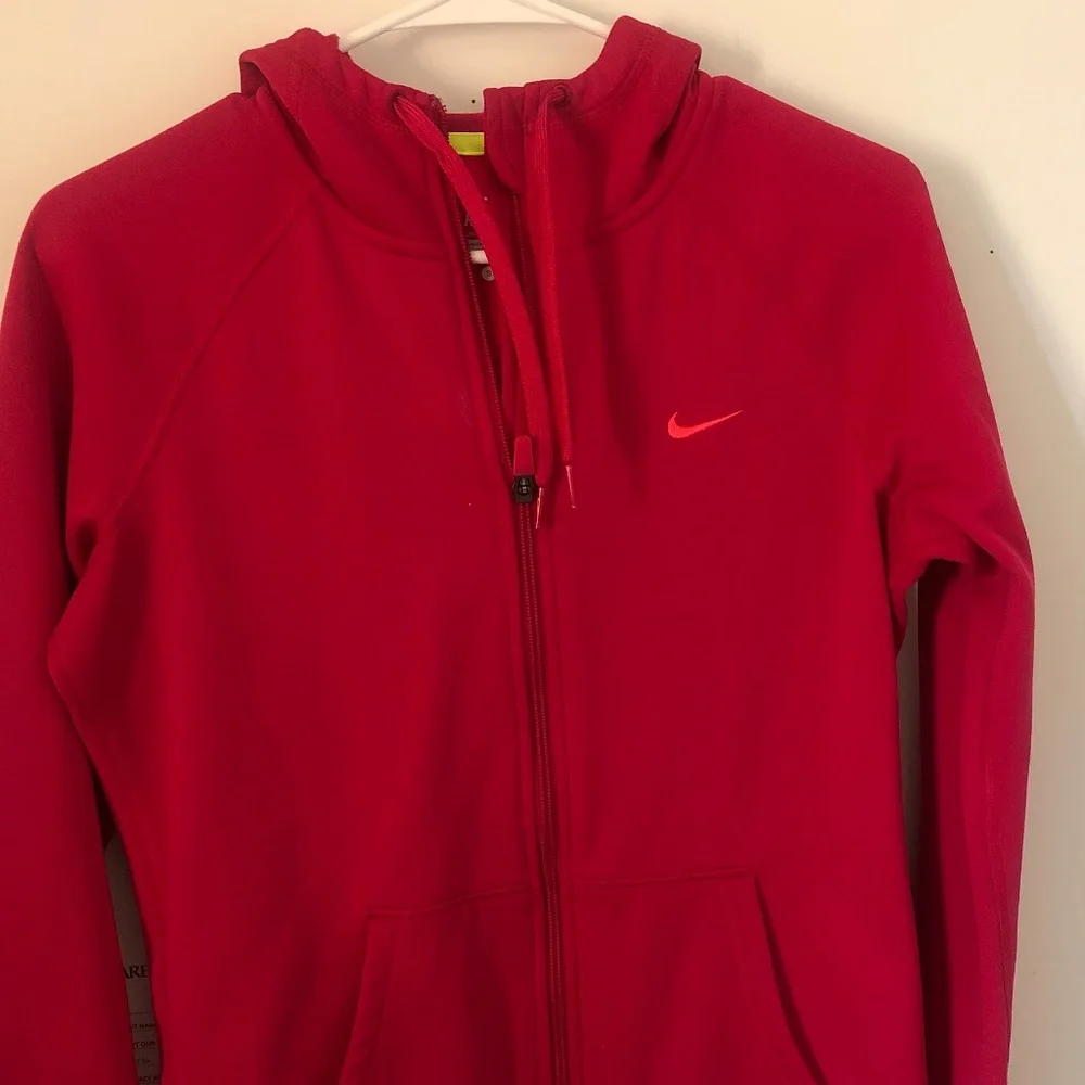 Nike Women’s   Therma-Fit; Color Hot Pink, Front Zipper Thumb-Holes Size Small