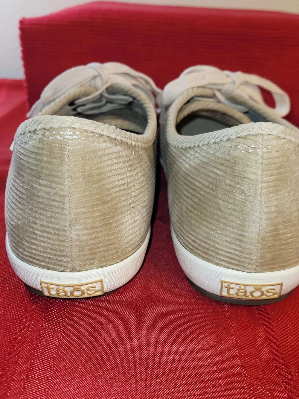 Taos Footwear brand taos