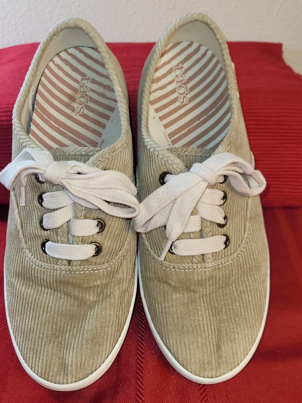 Taos Footwear brand taos