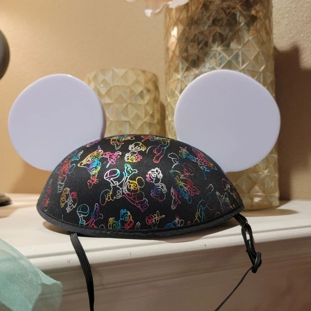 Disney Parks Mickey Mouse Friends Light-Up Magic Glow Hat With Show Ears
