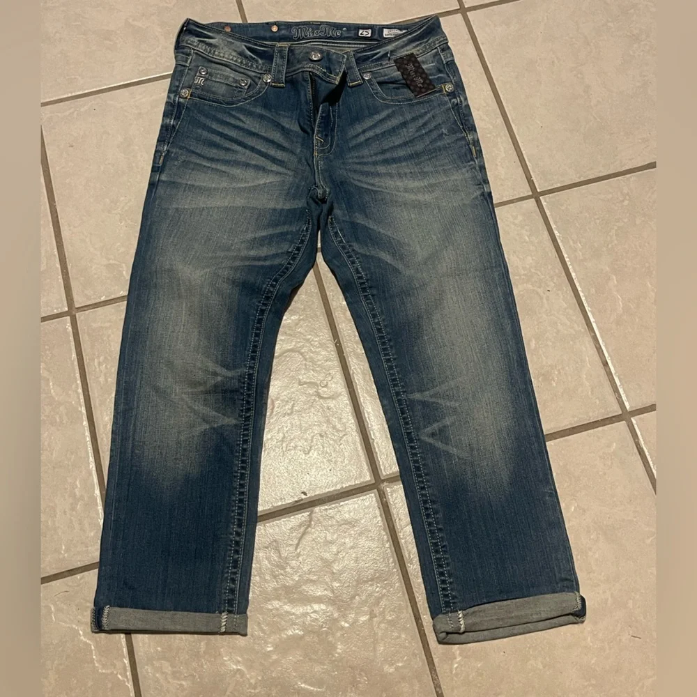 NWT Miss Me Women’s Boyfriend Capri Medium Wash Blue Jeans Size 25‎