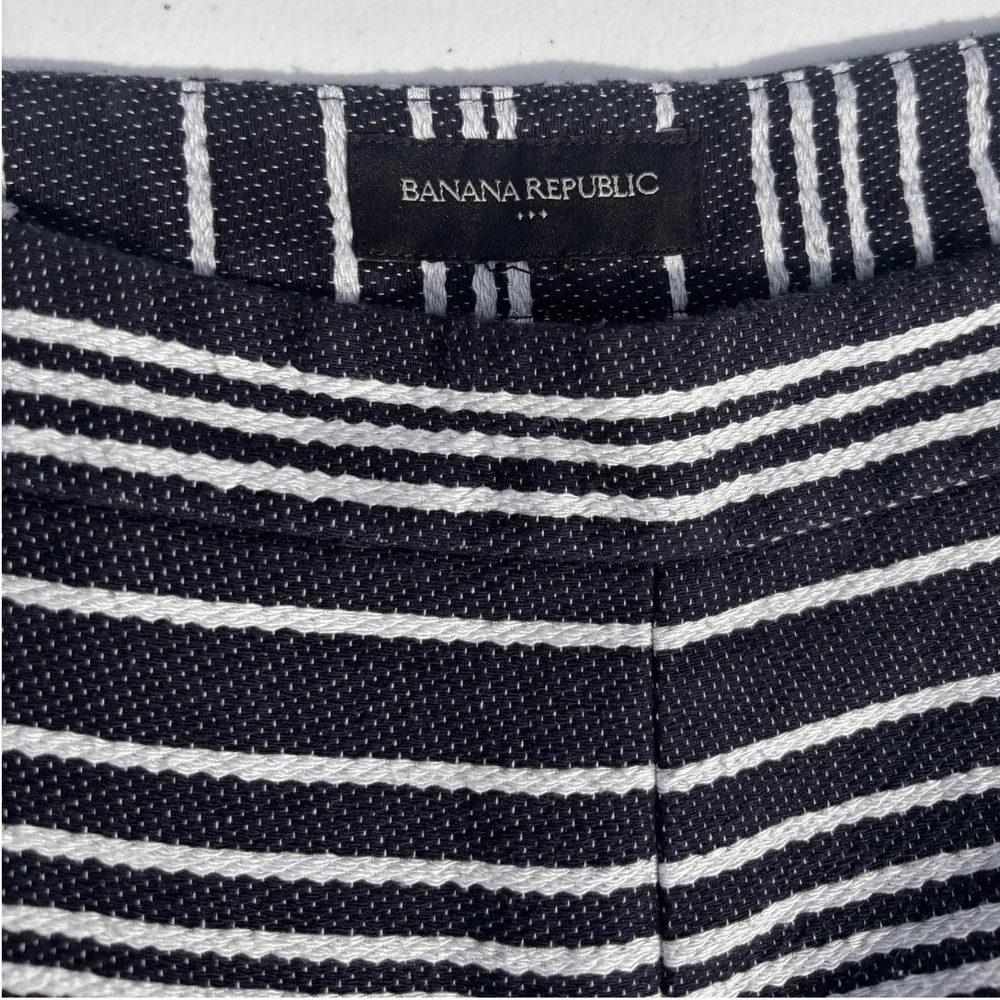 Banana Republic stripe brand