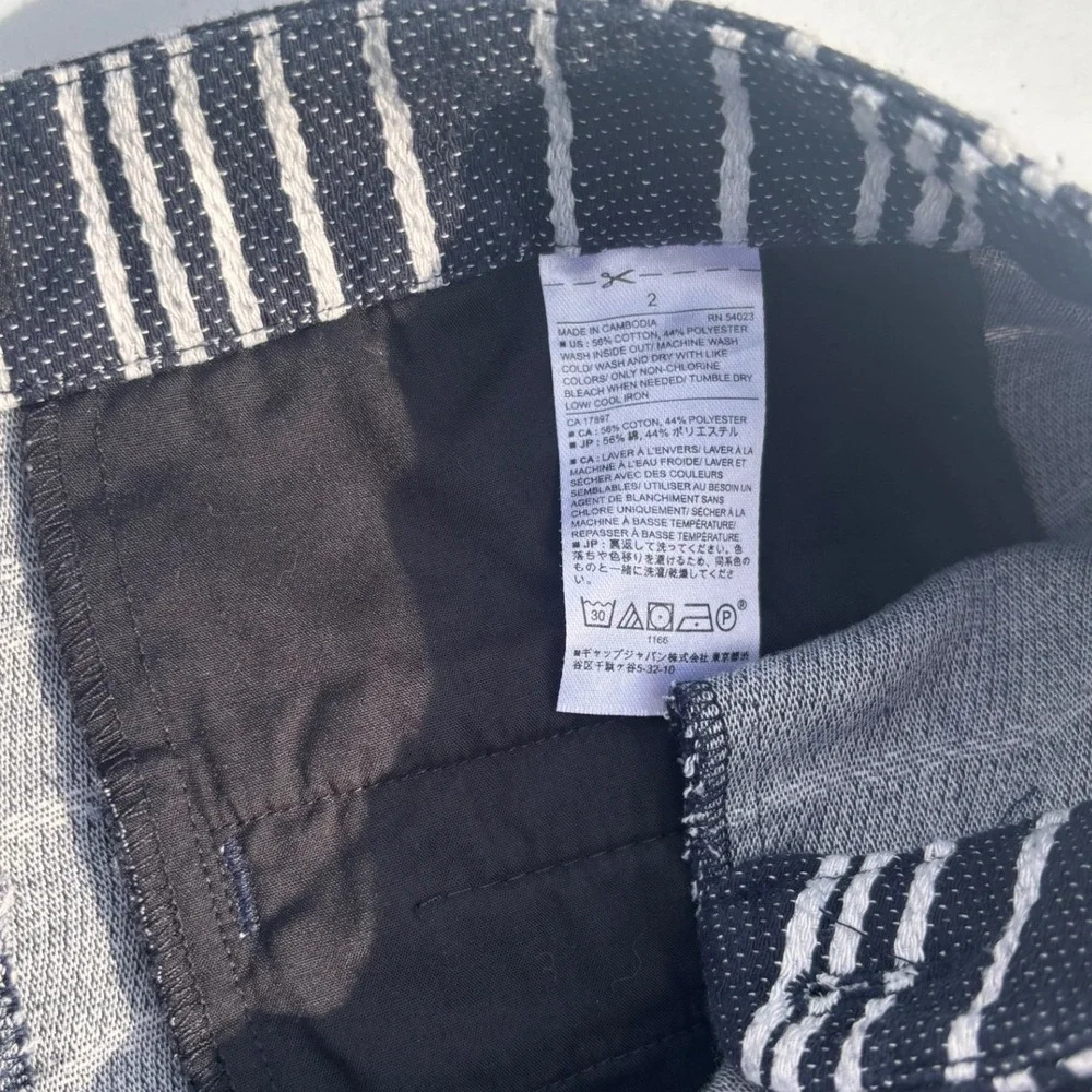 Banana Republic pattern sailor ensures