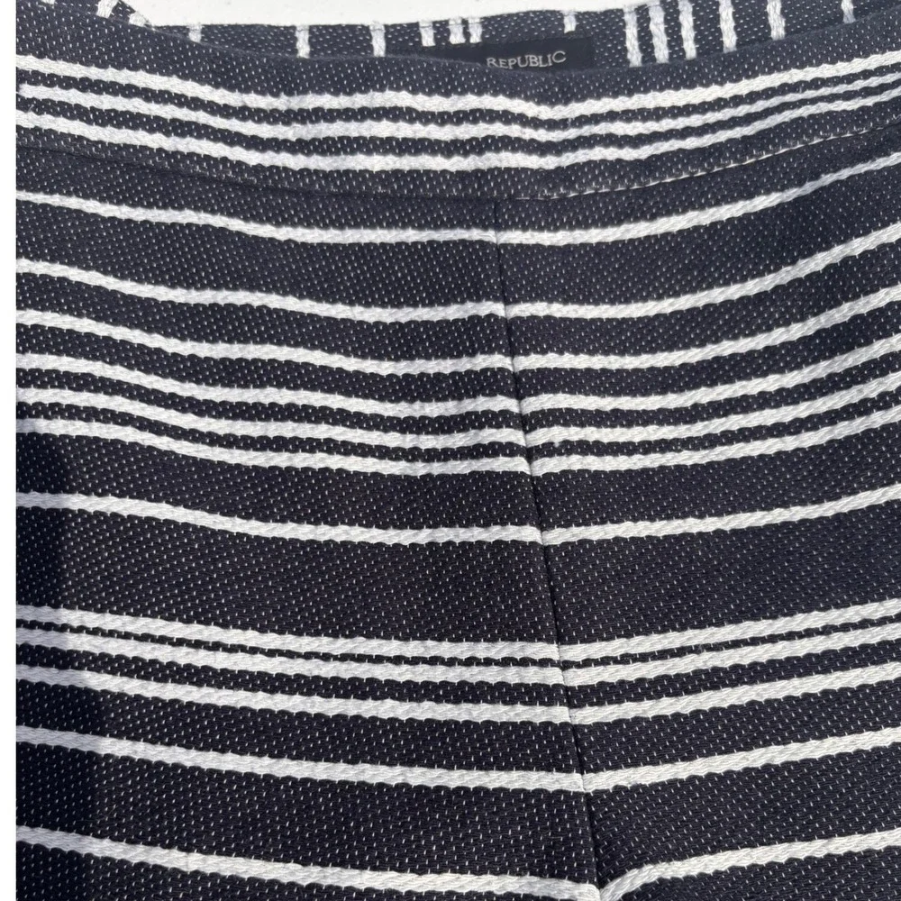 Banana Republic embrace these