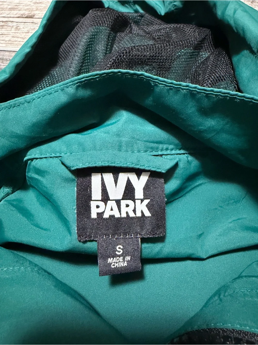 Ivy Park Colorblock Anorak Pullover Jacket Women’s S Green Black Lightweight