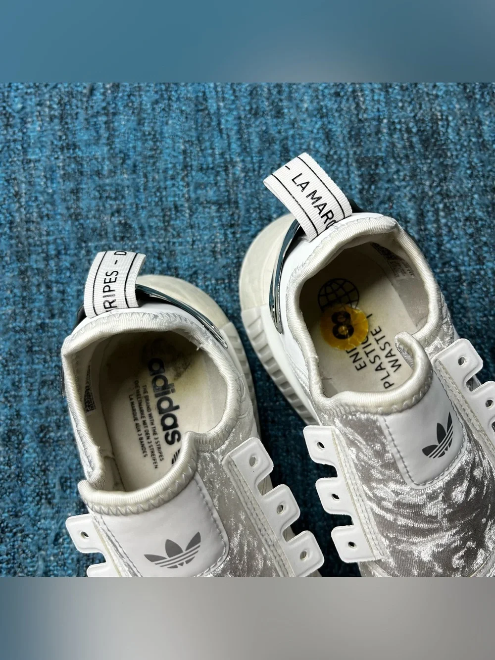 Adidas NMD R1 Velour Sneakers in White Silver Women's Size 8 GW5681 Athletic