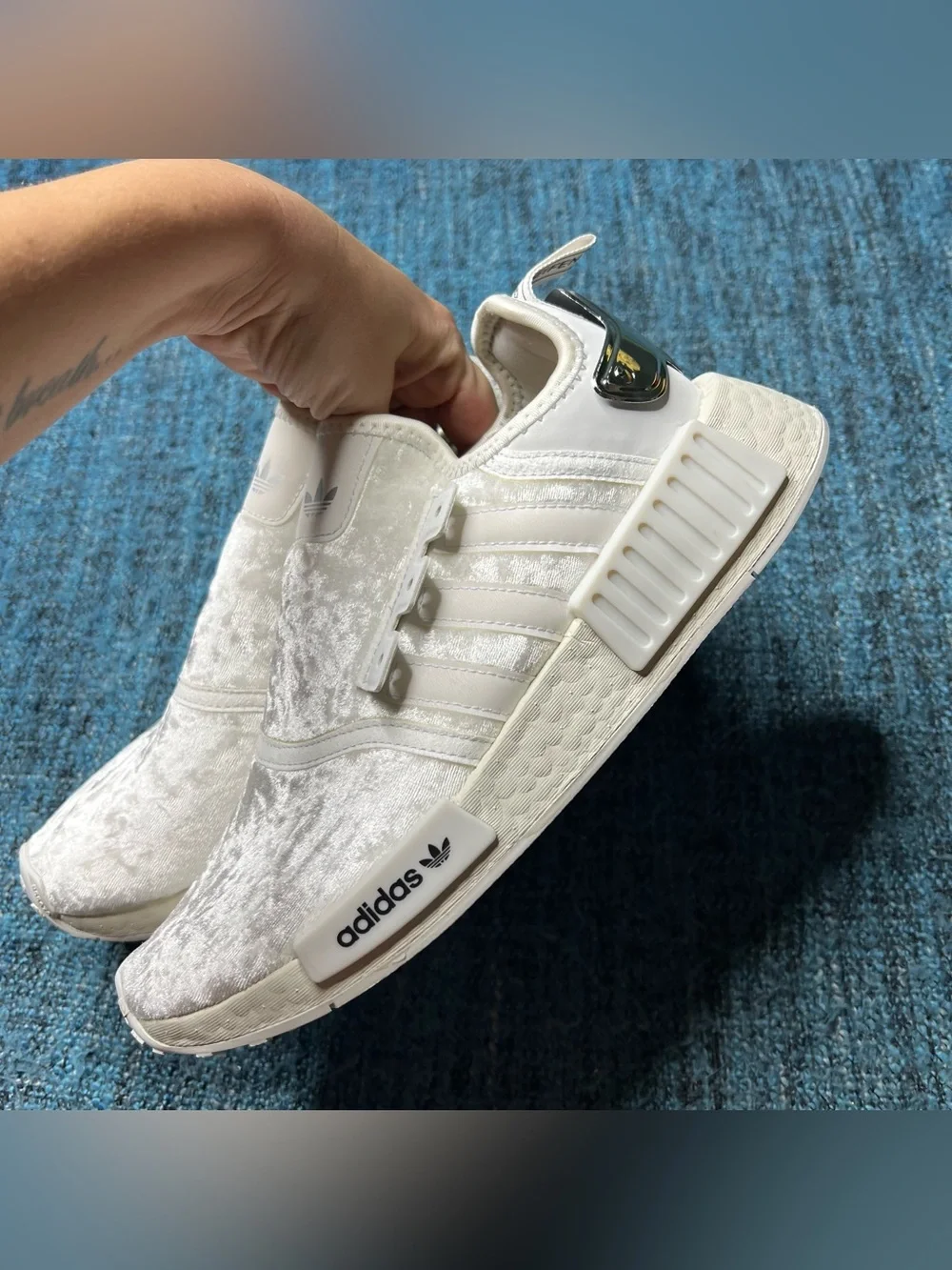 Adidas NMD R1 Velour Sneakers in White Silver Women's Size 8 GW5681 Athletic