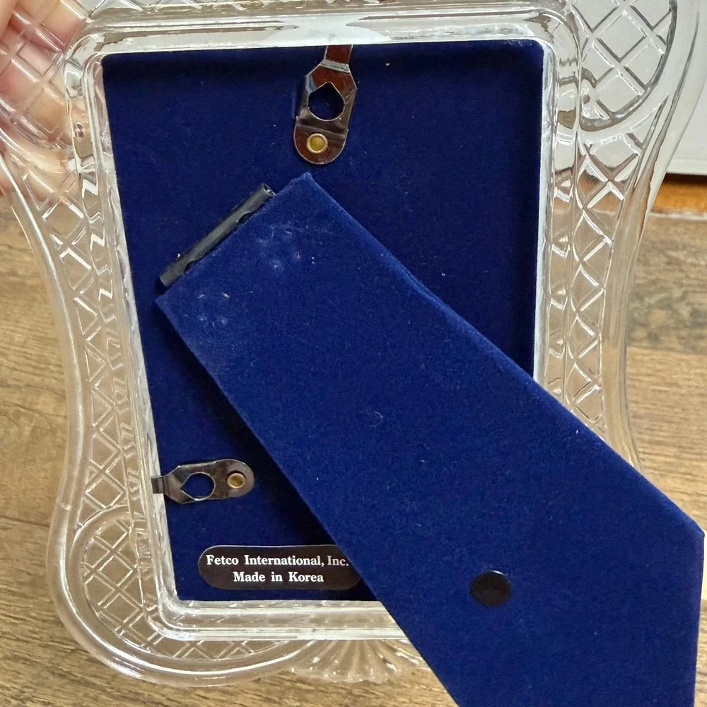 Set of 2 Crystal Waffle Picture Frames 3.5 x 5‎ by Fetco International 48435