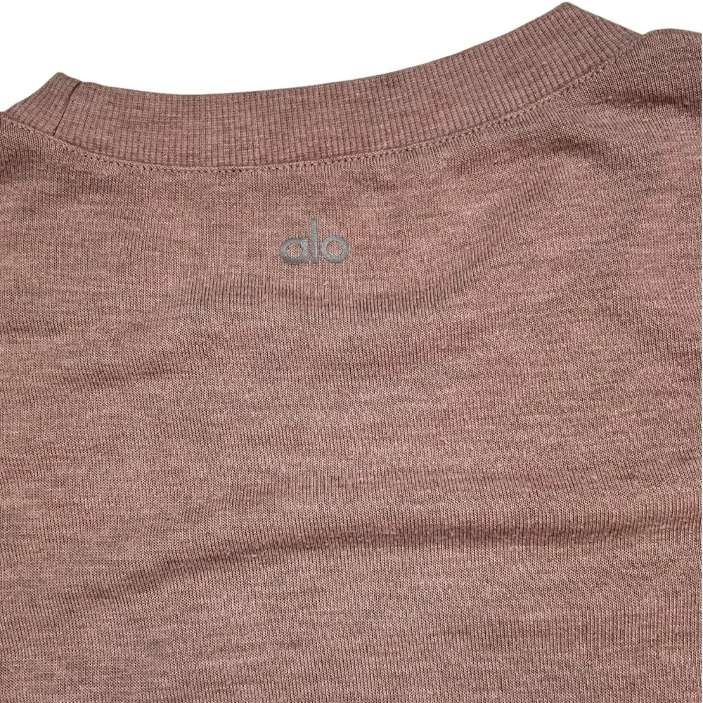 ALO Yoga product features