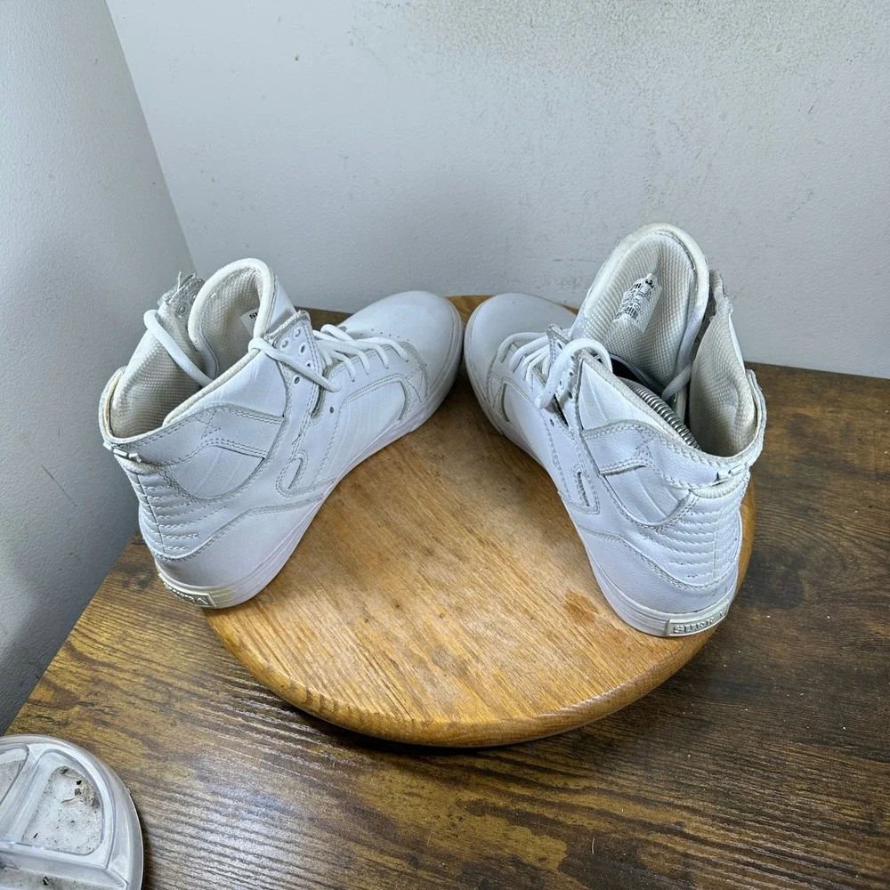 Supra muska 001