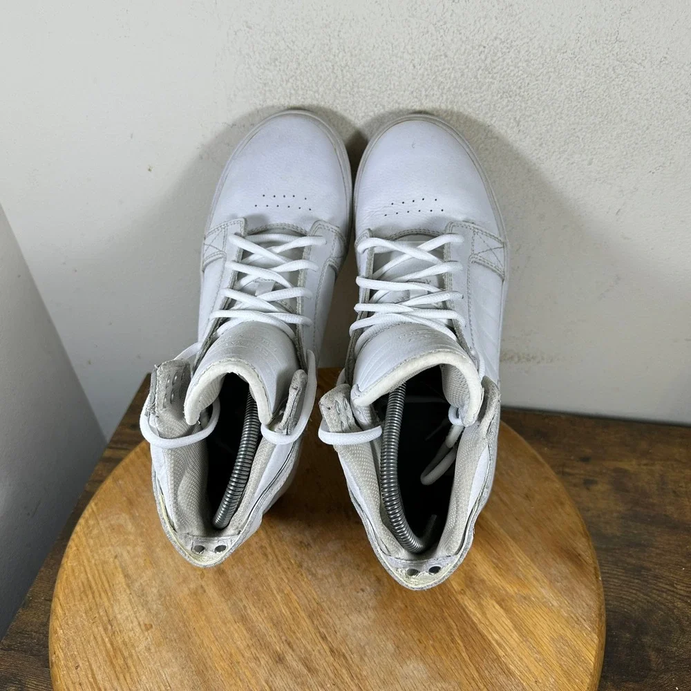 Supra muska 001