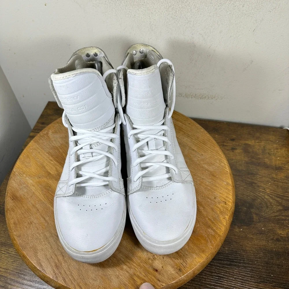Supra muska 001